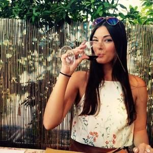 Meet your Posher, Caitlin